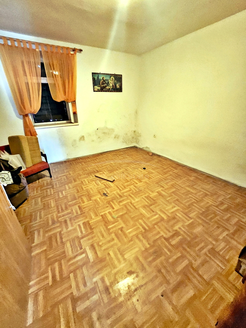 Casa da ristrutturare a 300 m dal centro di Trogir